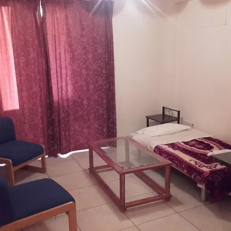 Direct Posidon Court דירה